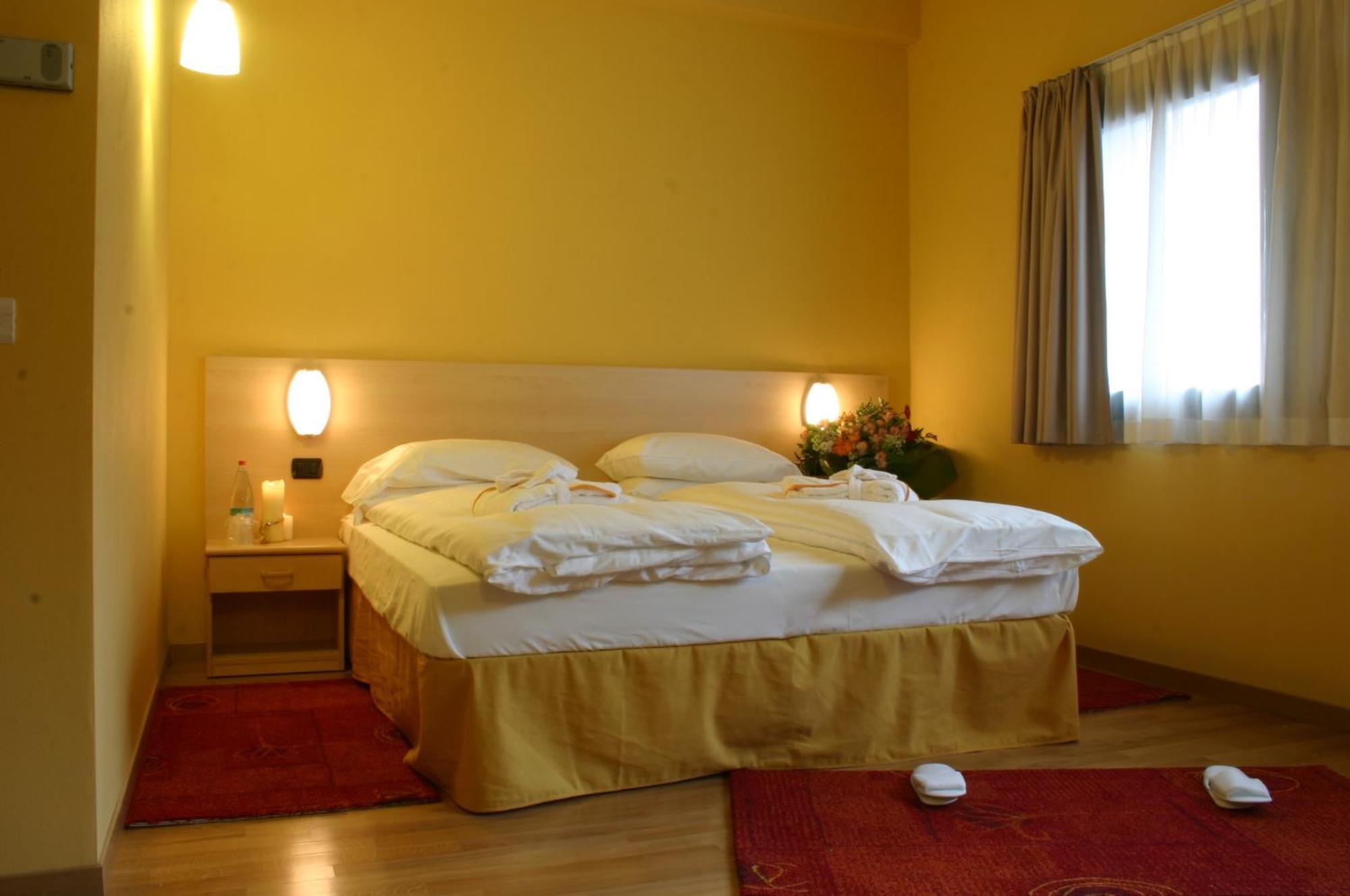 Hotel Cepina Albergo Incantato Valdisotto Luaran gambar